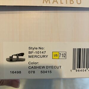 Brand new in box Blowfish sandals size 7.5 color chestnut